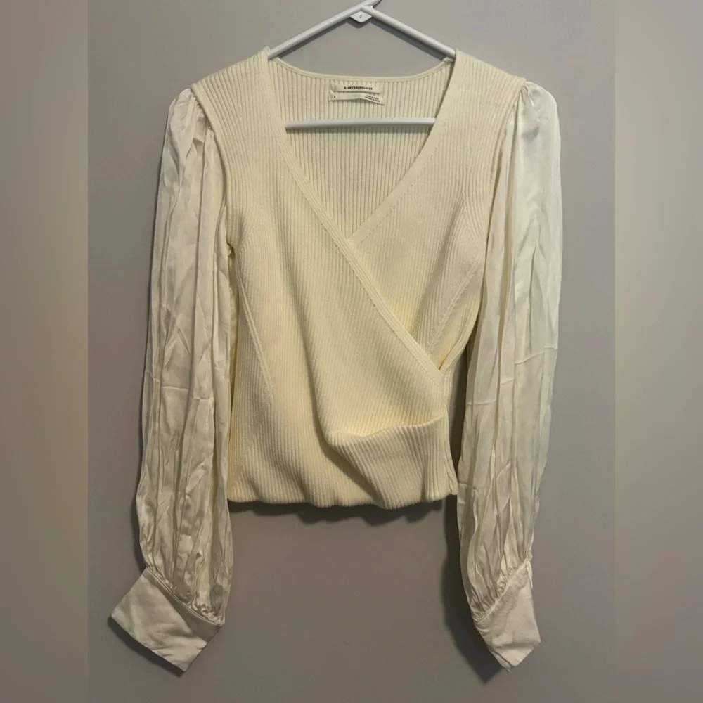 Anthropologie Puff-Sleeve Top Size Small Long Sleeve Ivory Classy Business